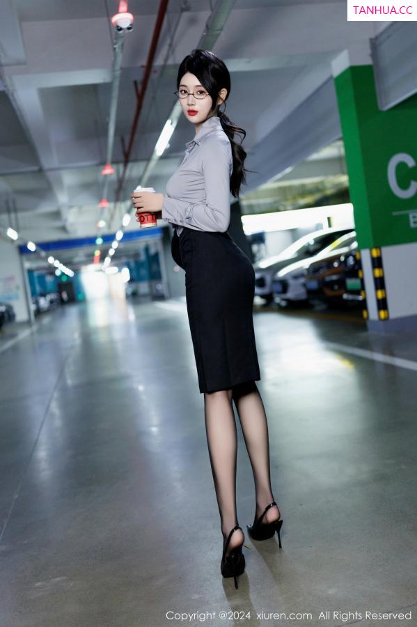   [XiuRen]高清写真图 2024.12.09 No.9567 南乔 OL美腿第25张图片
